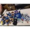 Image 1 : Canucks collectibles
