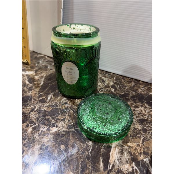 New balsam fur candle