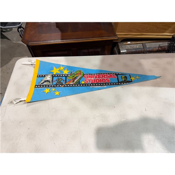 Universal Studios pendant