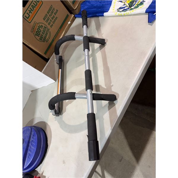 Exercise bar