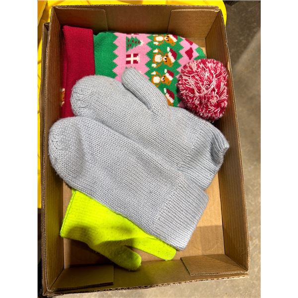 Toque, mitts and gloves