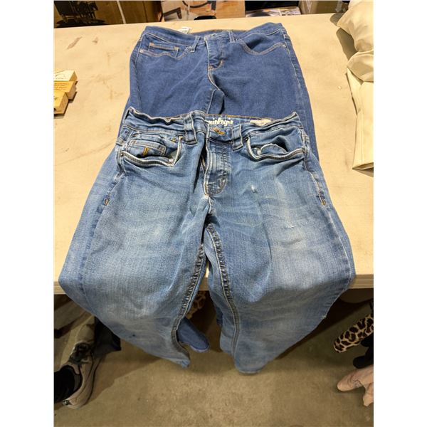 Jeans size 28