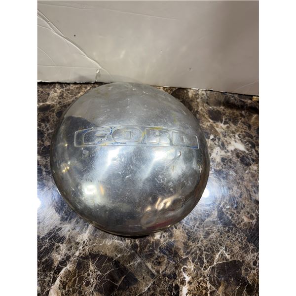 Vintage Ford center cap