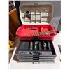 Image 1 : Toolbox and contents