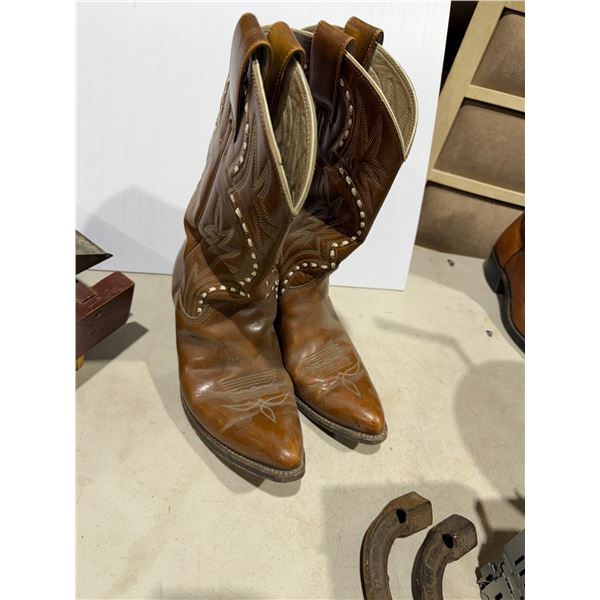 Boots size not shown