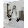Image 1 : Band strapping tools