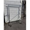 Image 1 : Clothing rack
