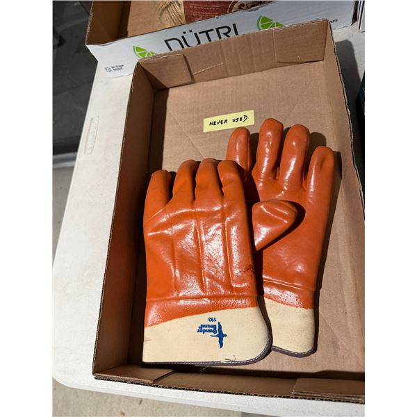 GANDER brand gloves