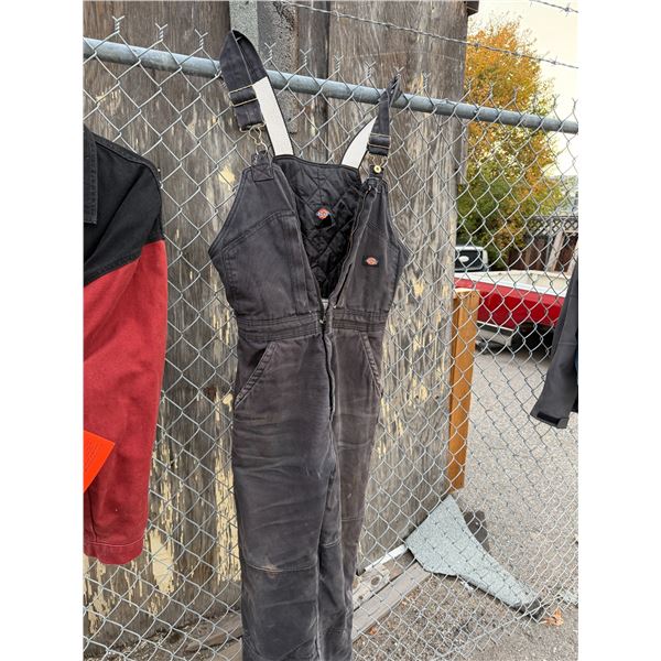 DICKIES size medium
