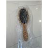 Image 1 : Color proof, wooden brush