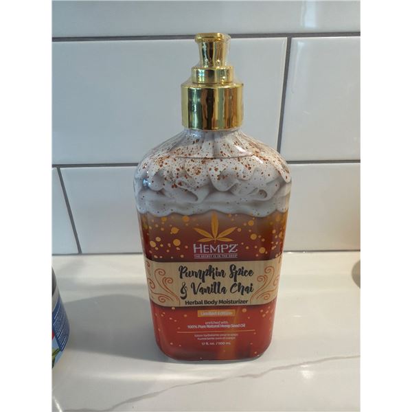 HEMPZ pumpkin spice and vanilla chai, herbal body moisture Limited edition 500 ML
