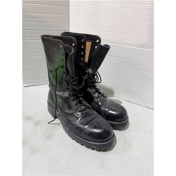 Boots size 8