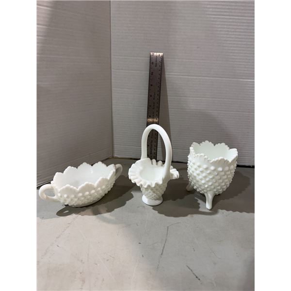 2 Fenton and one other decor