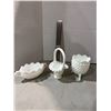 Image 1 : 2 Fenton and one other decor