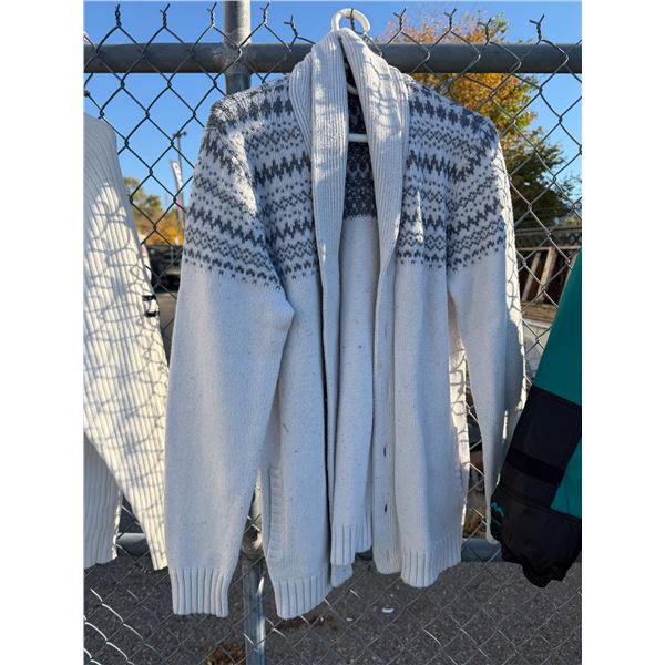 Old Navy sweater size