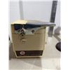 Image 1 : Hoover electric can opener