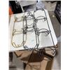Image 1 : Plate holders