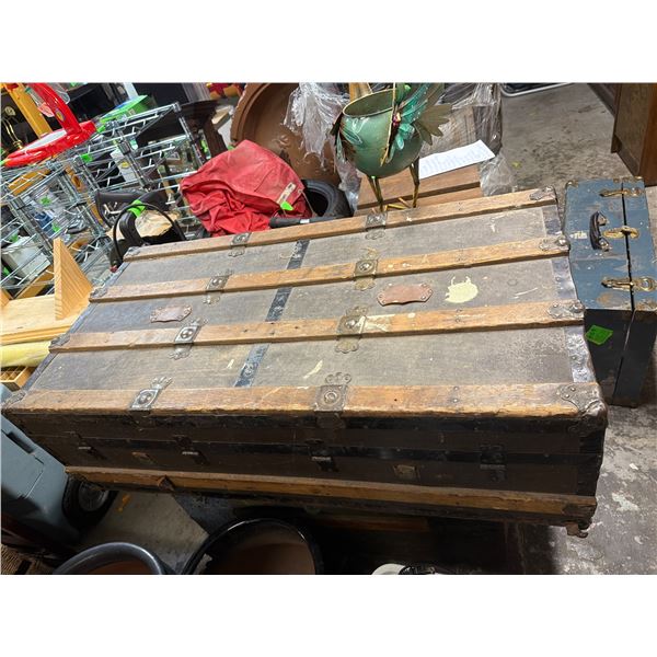 Storage trunk 40" x 21" x 13" tall