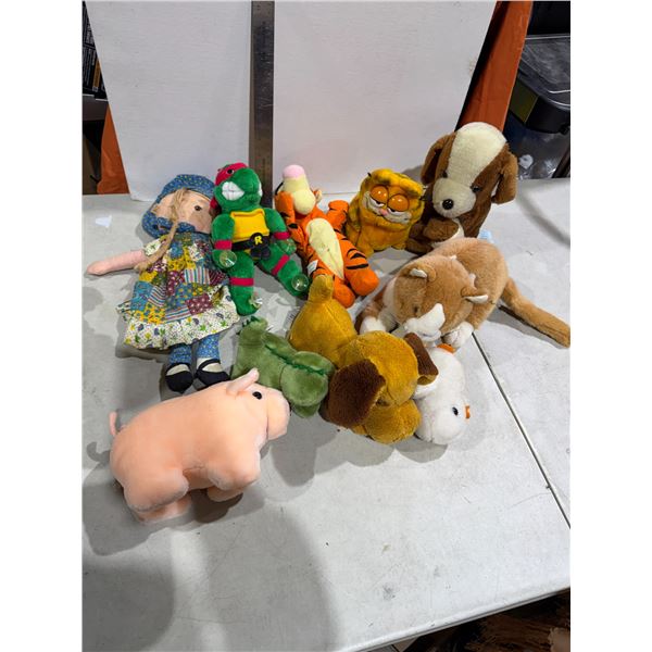 Holly, hobby doll and stuffy's