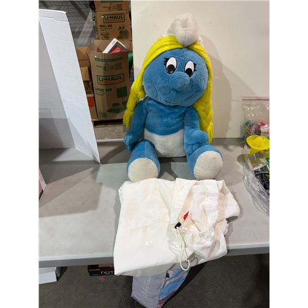 Smurfette and bag