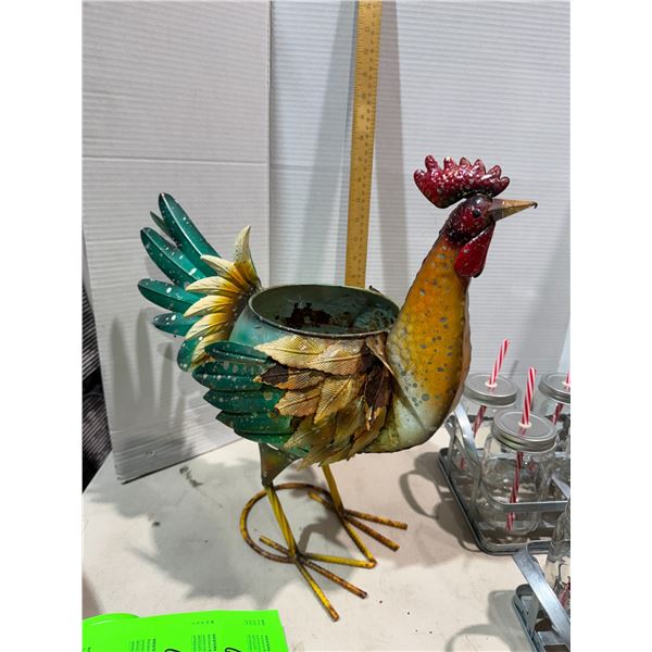 Rooster planter