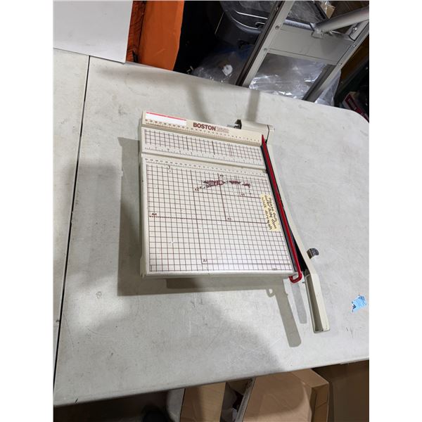 Boston 2652 paper cutter