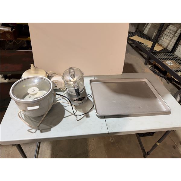 Baking pan and small kitchen appliances
