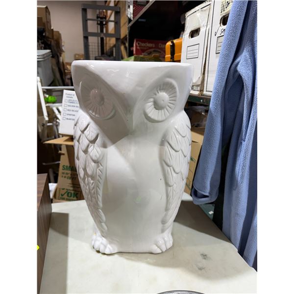 Owl plant sand some damage see picture each and a half inches tall