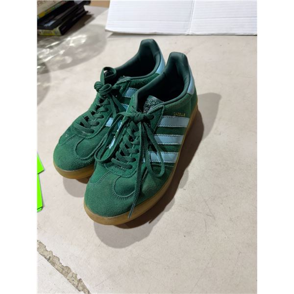 Adidas GAZELLE shoes size 7