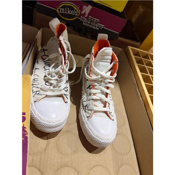 Converse shoes, size 4
