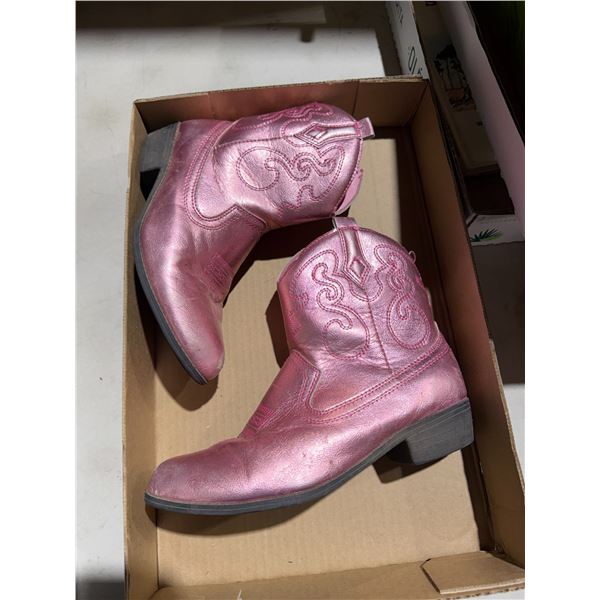 Boots size 5