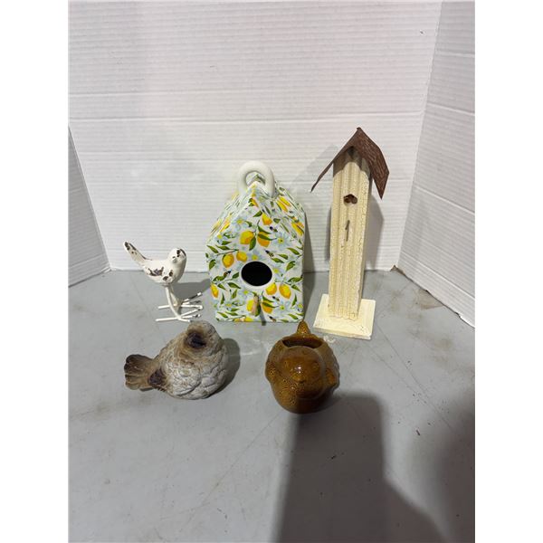 Bird decor and birdhouse