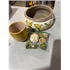 Image 1 : Planters and decor