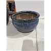 Image 1 : Plant pot