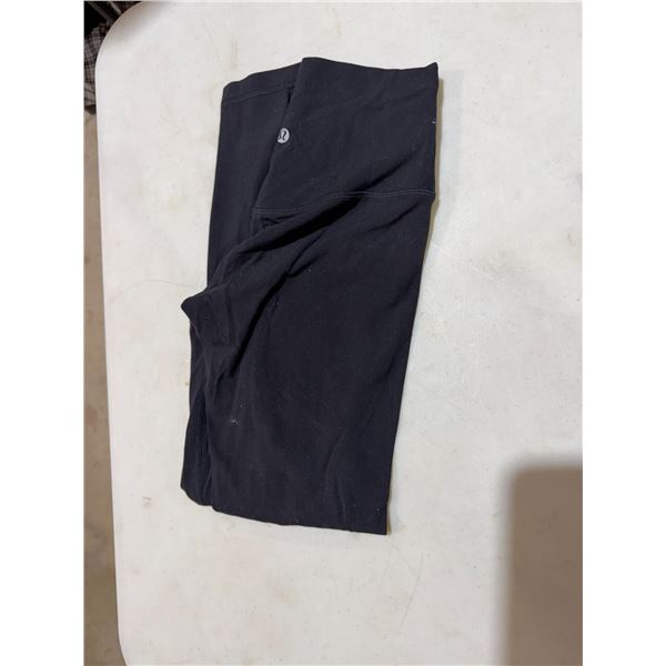 Lululemon pants size 4