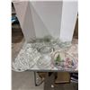 Image 1 : Bowls and platters