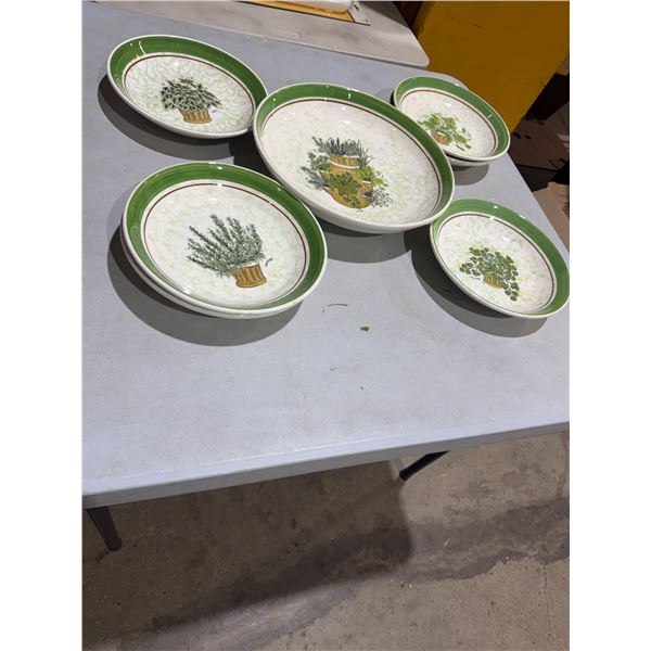 Large salad bowls and six smaller bowls