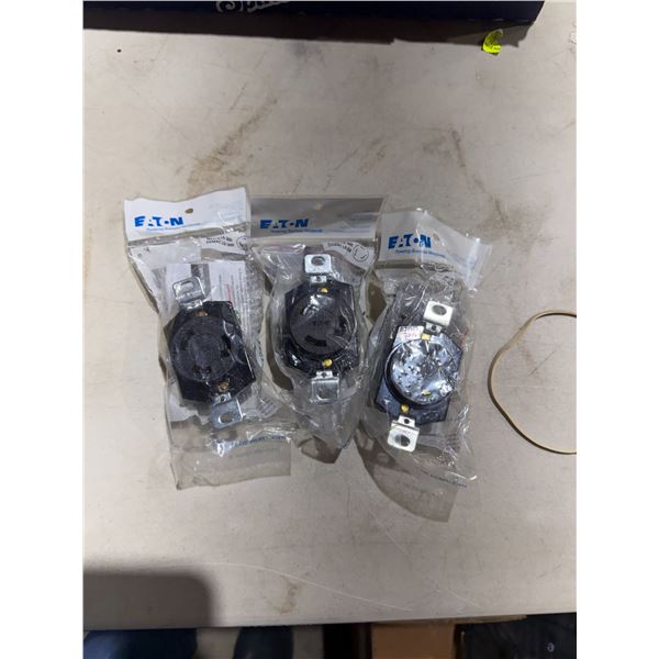 Single locking receptacles