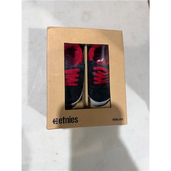 Baby shoes, size 2