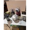 Image 1 : Kitchen appliances and ice bucket