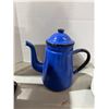 Image 1 : Tin enamel teapot