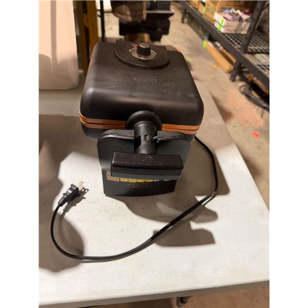 Bella waffle maker