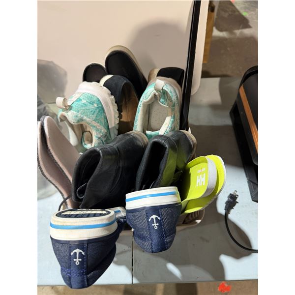 Assorted shoes