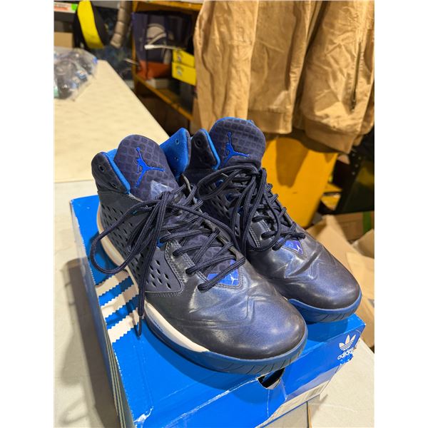 pair of Jordan Rising High basketball shoes size 10