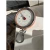 Image 1 : Hanging dial scale