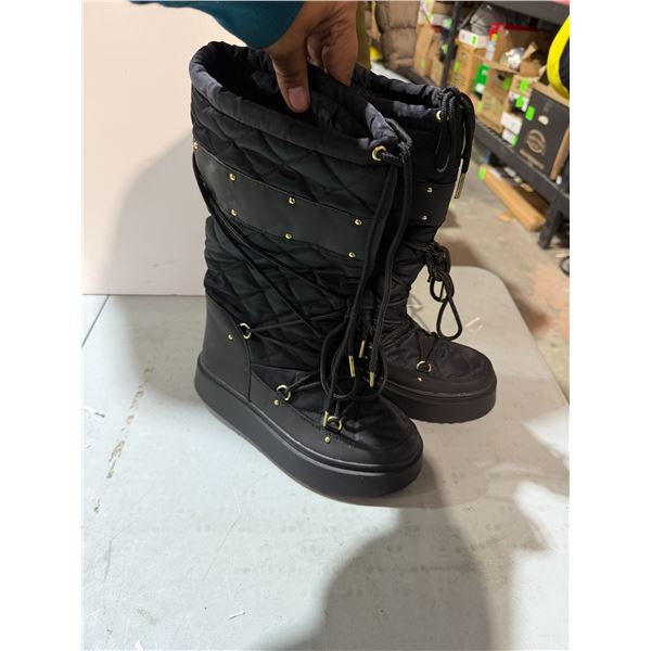 Boots size 7