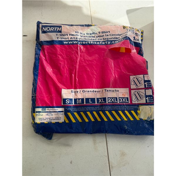 Hi Weiss traffic T-shirt size 3 XL