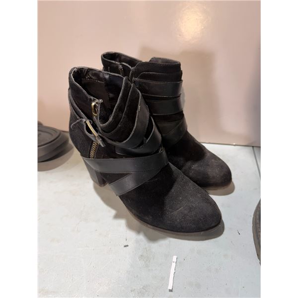 Footwear size 6 1/2