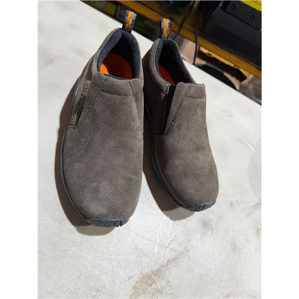 Merrell shoes size 8.5