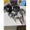 Image 1 : Pots